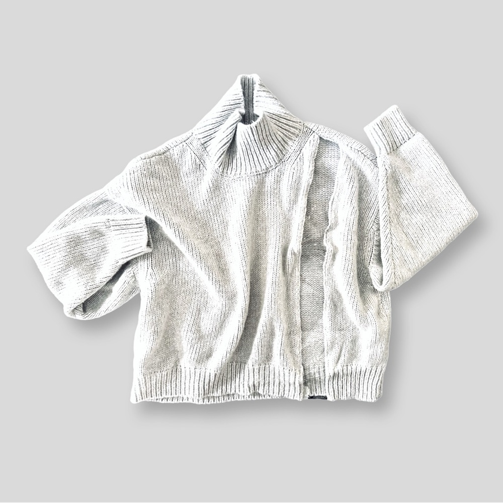 Oversized Gray Turtleneck Statement Sweater w/Cutout Window: Up to XL : Like New